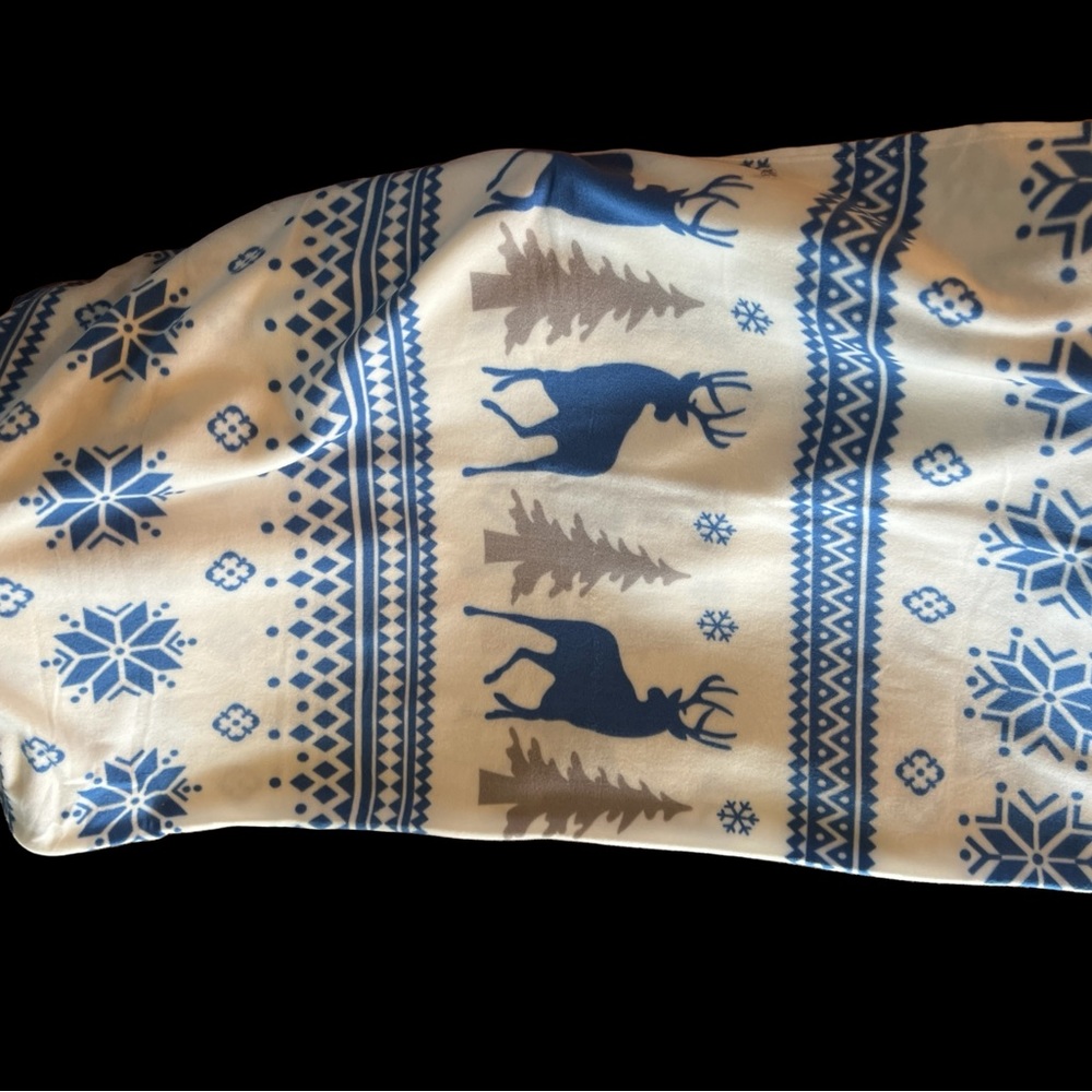 Snuggie Winter Theme- Brand New